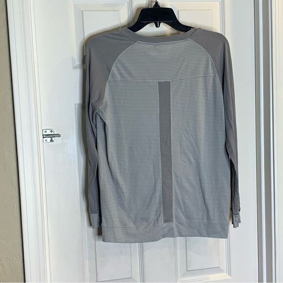 Lululemon Runamuck Long Sleeve Heathered Light Grey Heathered Size 12 - Picture 6 of 9